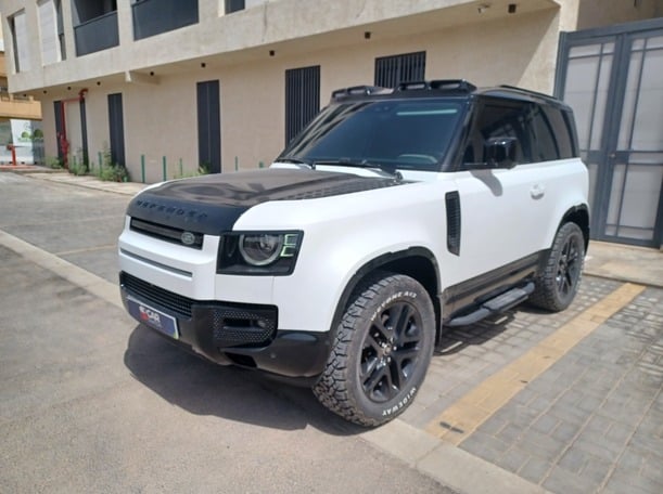 2023 لاند روفر ديفندر Turbocharged I4 2.0L في الرياض 2023 لاند روفر ديفندر Turbocharged I4 2.0L في الرياض